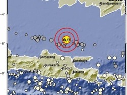 Warga Surabaya Berlarian ke Luar Gedung Saat Gempa M 6,1 Guncang Tuban