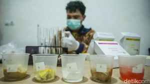 Jajanan Takjil di Gambir Diuji, Begini Hasilnya