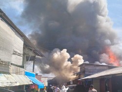11 Bangunan di Area Pasar Halmahera Timur Terbakar Diduga Akibat Korsleting