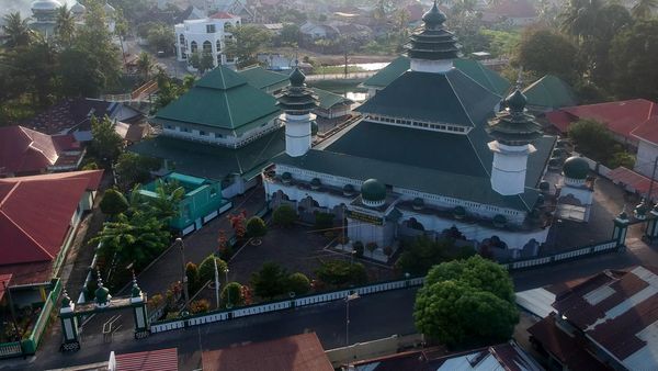 Kemegahan Masjid Batu Pertama di Kota Pariaman