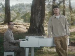 Lirik The Way You Look At Me Nyoman Paul feat Andi Rianto Trending YouTube