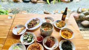 Ngeliwet Asyik dengan Lauk Komplet di Restoran Homey Asri