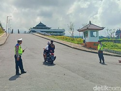 Cegah Kemacetan, Polres Karangasem Lakukan Rekayasa Lalin menuju Pura Besakih
