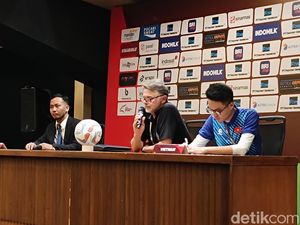 Pelatih Vietnam Kritik Kualitas Lapangan SUGBK