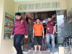 Bedcover Rusak Berujung Pria Ngamuk Rusak Mesin Cuci di Laundry Jakbar
