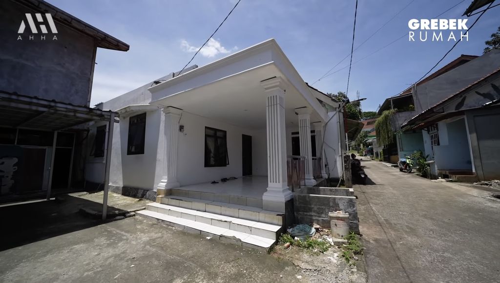 Rumah Azhiera Adzka Fathir, mantan istri Kurnia Meiga,