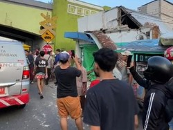 Sejumlah Bangunan di Surabaya Rusak Dampak Gempa M 6,5 Tuban