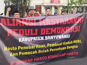 Aliansi Masyarakat Peduli Demokrasi Banyuwangi Laporkan Sekjen PDIP ke Polisi Aliansi Masyarakat Peduli Demokrasi Banyuwangi Laporkan Sekjen PDIP ke Polisi