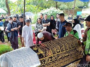 Sahabat Sebut Stevie Agnecya Sudah Lama Berjuang Lawan Sakit Sahabat Sebut Stevie Agnecya Sudah Lama Berjuang Lawan Sakit