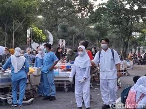 Suasana Pasien RS Unair di Surabaya Dievakuasi saat Gempa M 6,5 Tuban