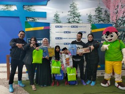 TRANS7 Ajak Anak Yatim Ngabuburit Main Salju di Trans Snow World