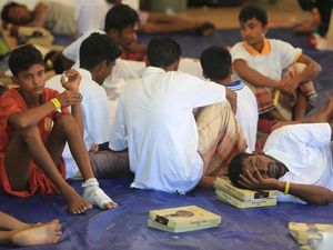 Usai Ditolak Warga, Pengungsi Rohingya Kini Tempati PMI Aceh Barat Usai Ditolak Warga, Pengungsi Rohingya Kini Tempati PMI Aceh Barat