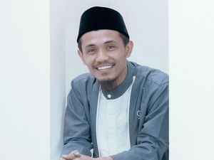 Valdy Nyonk Ingatkan Salat Lewat Lagu