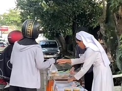 Usai Viral Nonis Ikut War Takjil, Kini Malah Ada Biarawati Jualan Takjil