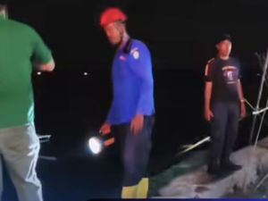 Heboh Buaya Muncul di Laut Parepare, Warga Diminta Waspada Heboh Buaya Muncul di Laut Parepare, Warga Diminta Waspada