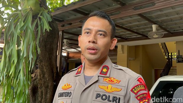 Kapolsek Mampang Prapatan Kompol David Y Kanitero mengungkapkan kronologi aksi 'koboi' pria todong pistol di Mampang