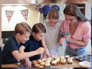 Potret Kate Middleton Saat Panen Madu hingga Bikin Pancake