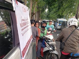 KMHDI Berbagi Takjil, Serukan Semua Elemen Jaga Kondusivitas Usai Pemilu