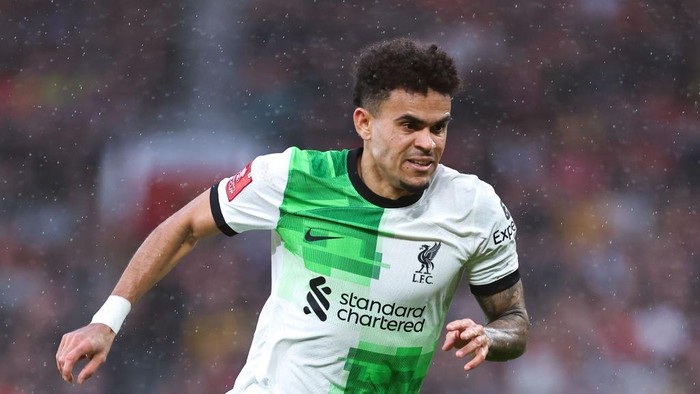 MANCHESTER, ENGLAND - MARCH 17: Luis Diaz of Liverpool during the Emirates FA Cup Quarter Final fixture between Manchester United and Liverpool at Old Trafford on March 17, 2024 in Manchester, England. (Photo by Robbie Jay Barratt - AMA/Getty Images)