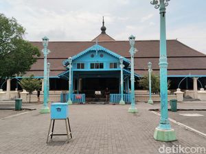 4 Masjid di Solo Bisa untuk Ibadah Iktikaf, Ada yang Sediakan Laundry 4 Masjid di Solo Bisa untuk Ibadah Iktikaf, Ada yang Sediakan Laundry