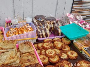 Keseruan Ngabuburit Berburu Takjil di Kawasan Ampel Surabaya Keseruan Ngabuburit Berburu Takjil di Kawasan Ampel Surabaya