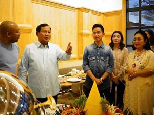 Potret Prabowo-Titiek Rayakan Ultah Didit, Gibran-Selvi Hadir Potret Prabowo-Titiek Rayakan Ultah Didit, Gibran-Selvi Hadir