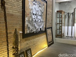 Nyaman Gallery Bisa Bikin Weekend Makin Romantis, Gandengan Tangan, Hati Pelukan