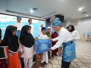 Pelindo Multi Terminal Bagikan Ribuan Takjil-Santunan untuk Anak Yatim