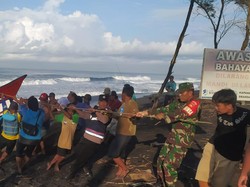 Salah Perhitungan, Perahu Nelayan Terbalik Saat Akan Melaut di Bantul