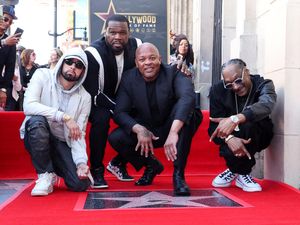 Produser Hip-Hop Dr. Dre Dapat Penghargaan Hollywood Walk of Fame Produser Hip-Hop Dr. Dre Dapat Penghargaan Hollywood Walk of Fame