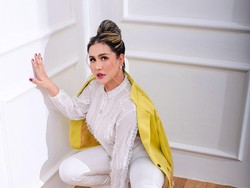 Dapat Rezeki Tak Terduga, Ratu Meta Hamil Anak Ketiga Usai Umrah