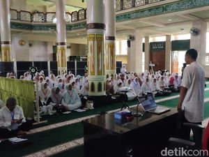 Menengok Semangat Lansia di Ciamis Ikuti Pesantren Ramadan Menengok Semangat Lansia di Ciamis Ikuti Pesantren Ramadan