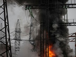 Serangan Tengah Malam Rusia Sasar Infrastruktur Energi Ukraina