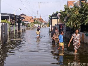 Banjir di Demak, Permukiman Desa Loireng Masih Terendam