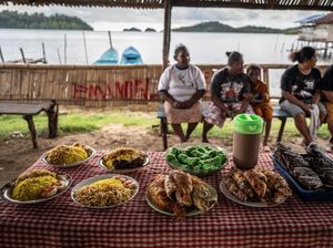 Berburu Masakan Mama-mama Papua di Bazar Makanan Kampung Kapatcol Berburu Masakan Mama-mama Papua di Bazar Makanan Kampung Kapatcol