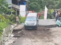 Jalan Poros Barru-Soppeng Amblas, Pengendara Diminta Cari Jalur Alternatif