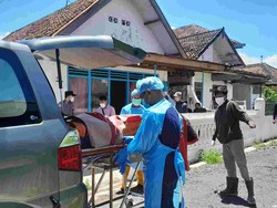 Pilu! Anak Berkebutuhan Khusus di Banyuwangi Tunggui Jasad Ibu yang Membusuk