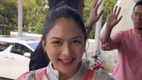 8 Foto Jessica Mila & Baby Kyarra Pulang ke Rumah, Disambut Dengan Adat Batak