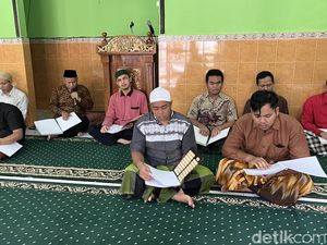 Khusyuknya Kelompok Tunanetra Solo Mengaji Quran Braille Khusyuknya Kelompok Tunanetra Solo Mengaji Quran Braille