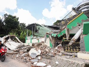 9 Ribu Lebih Warga Mengungsi Imbas Gempa Bawean 9 Ribu Lebih Warga Mengungsi Imbas Gempa Bawean