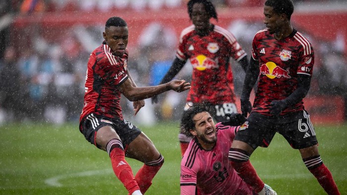 HARRISON, NEW JERSEY - MARCH 23: Leonardo Campana #8 of Inter Miami gets surrounded by New York Red Bulls defenders in the second half of the Major League Soccer Match at Red Bull Arena on March 23, 2024 in Harrison, New Jersey. (Photo by Ira L. Black/Getty Images)