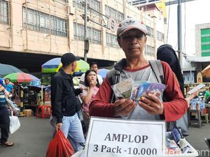 Siasat Pedagang Cari Cuan saat Ramadan: Weekday Gorengan, Weekend Amplop THR