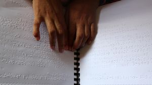 Penyandang Disabilitas Tunanetra Ikut Tadarus Al-Quran Braille