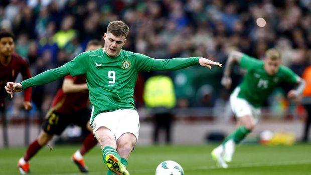 Soccer Football - International Friendly - Ireland v Belgium - Aviva Stadium, Dublin, Ireland - March 23, 2024 Ireland's Evan Ferguson misses from the penalty spot REUTERS/Clodagh Kilcoyne