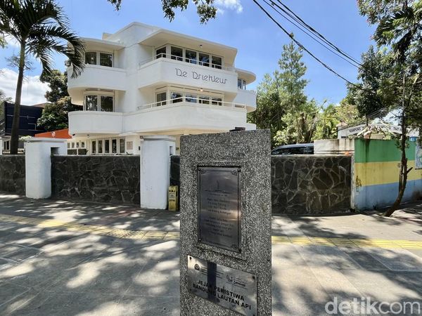 Hilangnya Kembang Patrakomala pada 5 Stilasi Bandung Lautan Api