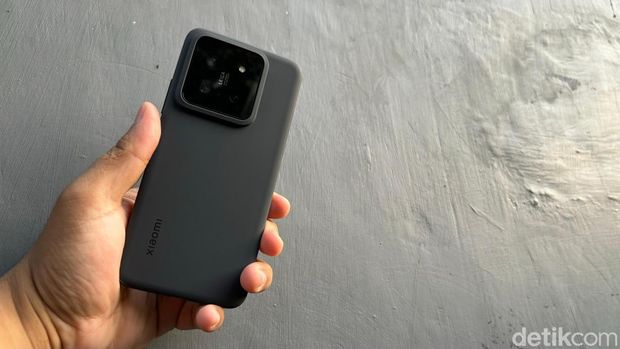 Xiaomi 14 akhirnya tersedia di pasar Indonesia.