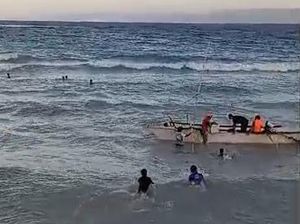 Kapal Bawa 23 Orang Tenggelam di Perairan Banggai gegara Bocor-Mati Mesin