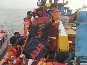 ABK yang Hilang Saat Kapal Ikan Meledak di Tanjungpinang Ditemukan Tewas ABK yang Hilang Saat Kapal Ikan Meledak di Tanjungpinang Ditemukan Tewas