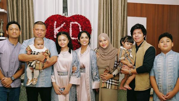 Kebahagiaan Kris Dayanti Rayakan Ultah Bareng Keluarga