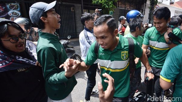 Momen Bonek Support Penuh Persebaya Jelang Derby Jatim